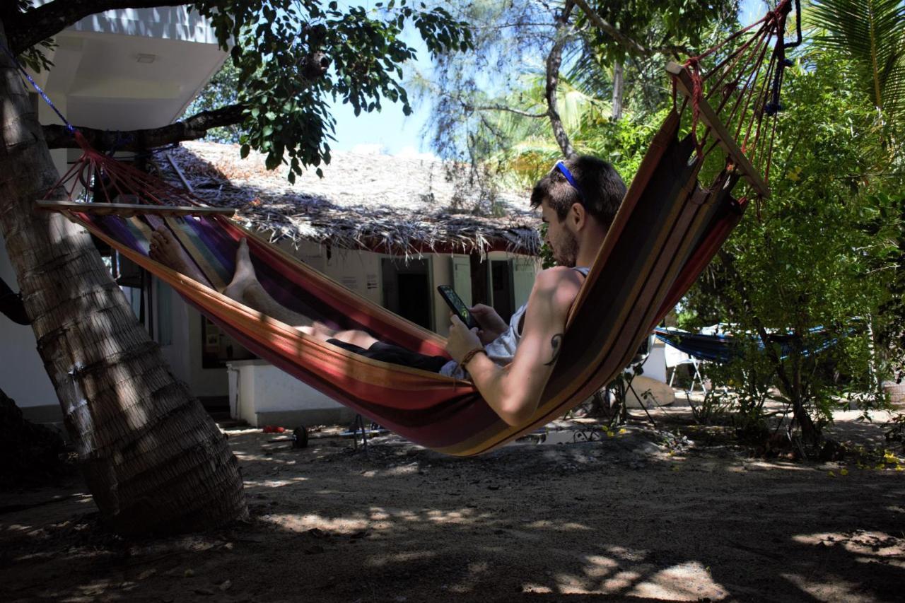 Hangover Hostels Arugam Bay Exterior foto