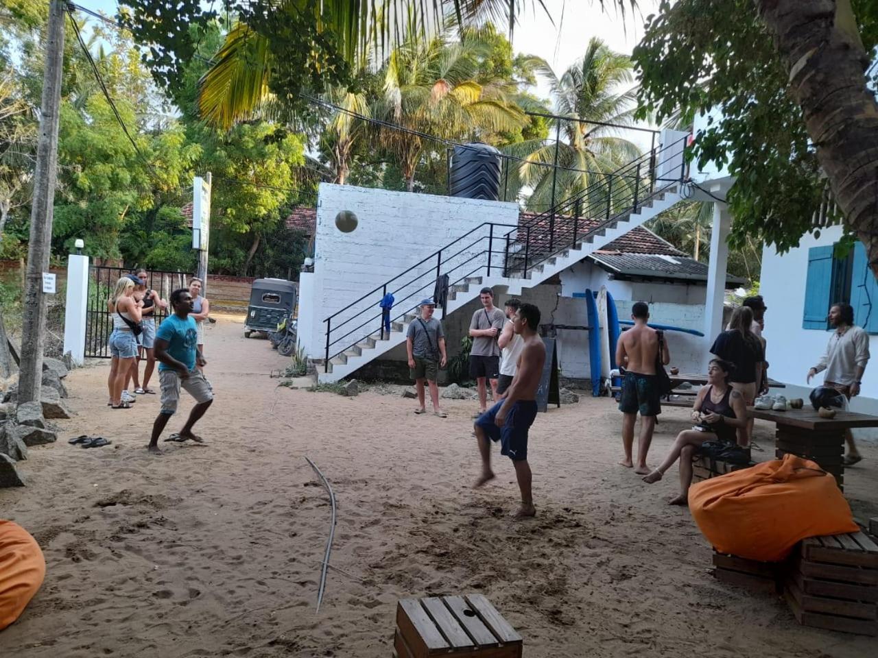 Hangover Hostels Arugam Bay Exterior foto